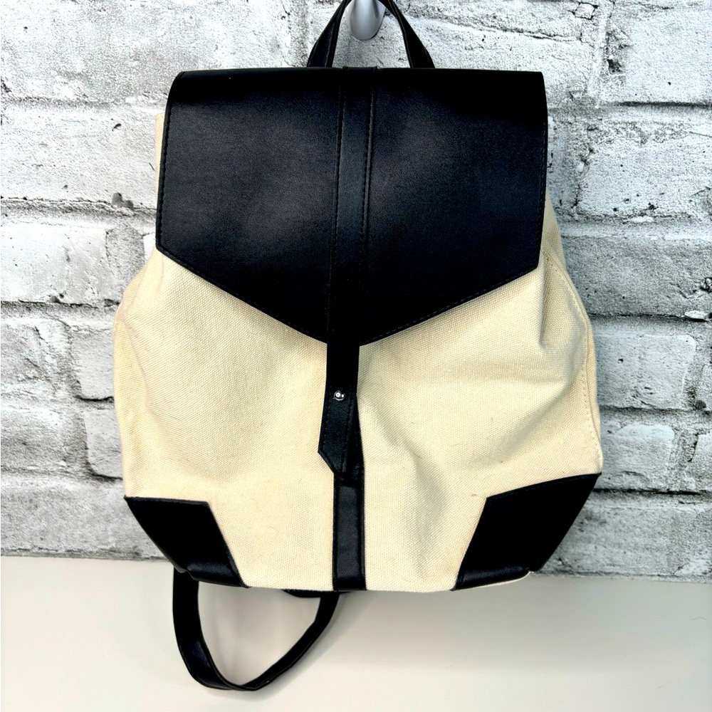 Deux Lux Women’s Vegan Leather Demi Backpack Vegan Purse Brand New